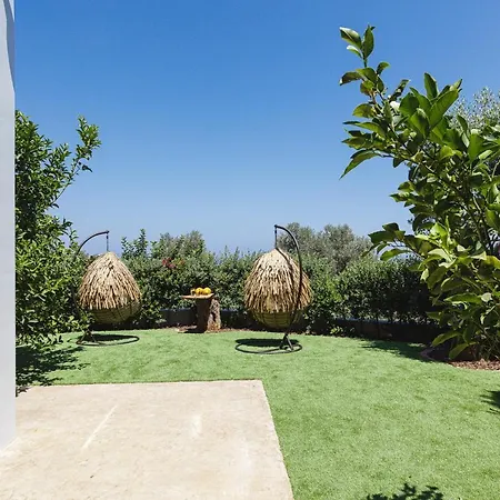 Rizes Luxury Villa Maroulás